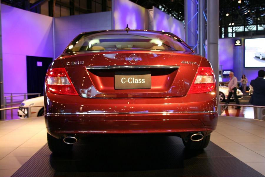  Mercedes-Benz C-Class 2007 года  (US) (фото 2 из 63)